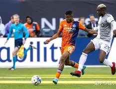 中国短道速,滑男队肃立,国旗前,宝盈,宝盈下载,宝盈真人,宝盈官方,宝盈在线,宝盈登录,宝盈链接